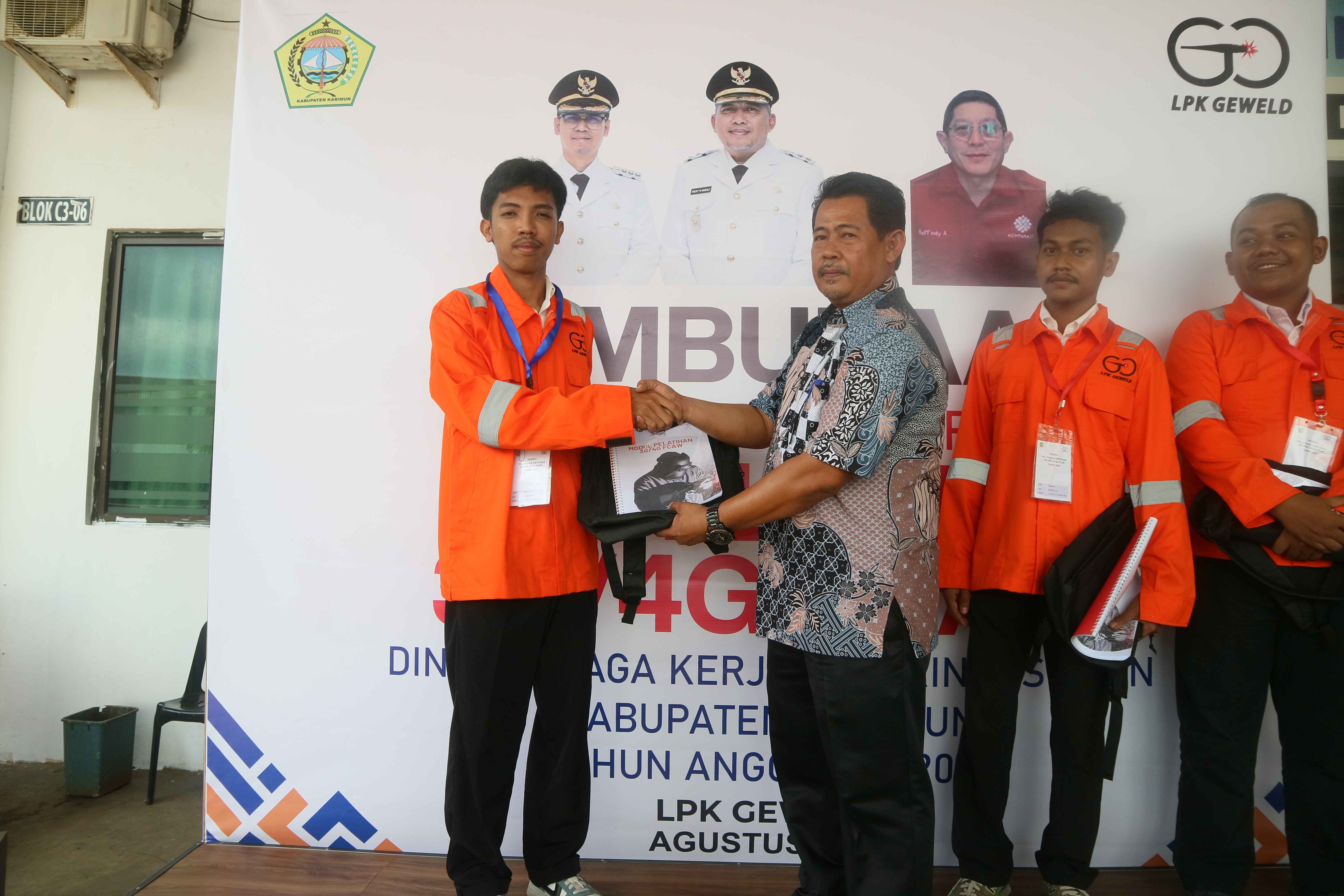 Dinas Tenaga Kerja dan Perindustrian Kabupaten Karimun Gelar Pelatihan Juru Las 3/4G FCAW di LPK Geweld Kota Batam