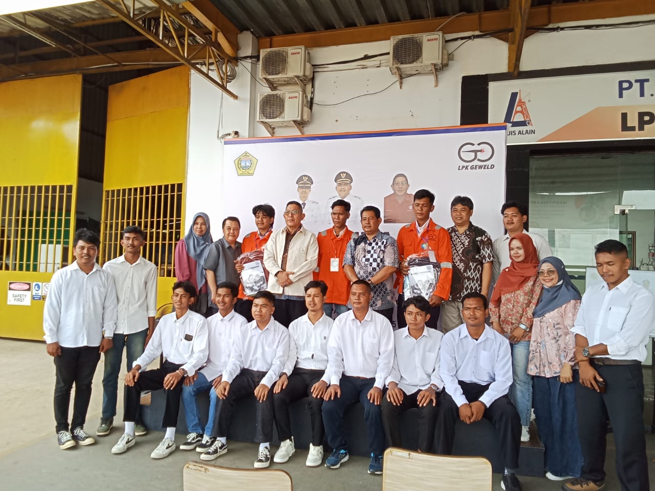 Peningkatan Kompetensi Tenaga Kerja: Disnakerind Karimun Selenggarakan Pelatihan Juru Las 6G FCAW di LPK GEWELD kota Batam